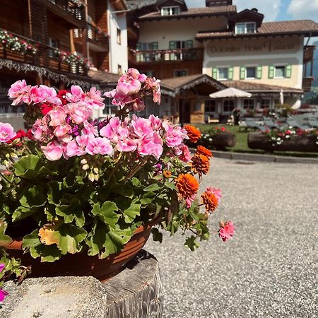Hotel Valacia Pozza di Fassa Exterior foto