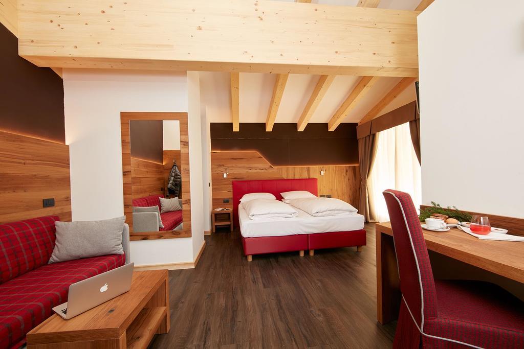 Hotel Valacia Pozza di Fassa Quarto foto